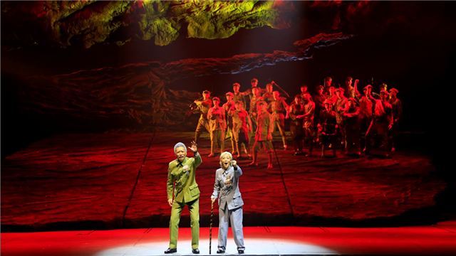 庆祝党的十九大胜利召开-中国武警文工团大型原创话剧《在路上》