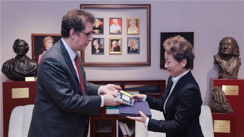 朱敬副院长会见费城交响乐团董事总经理一行