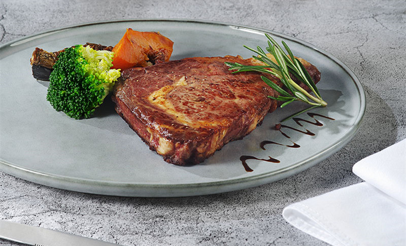 6969碳剧院美式扒牛排配时蔬6969主菜牛排:6969传统德式
