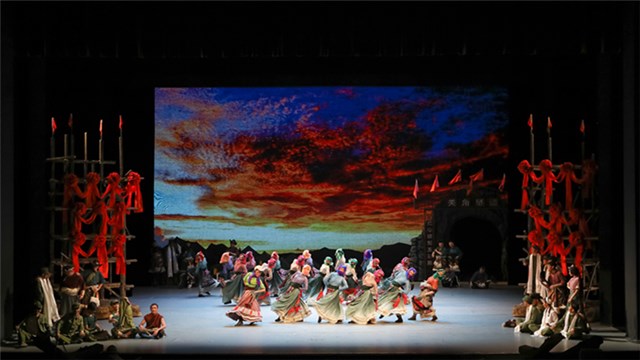 国家大剧院原创民族舞剧《天路》