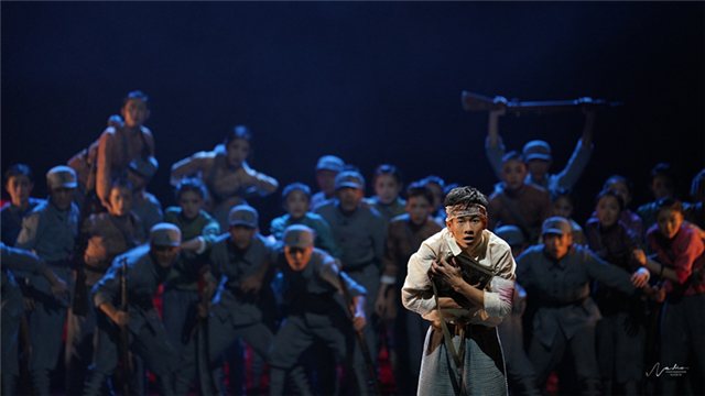 国家大剧院与北京舞蹈学院联合出品原创舞蹈诗剧《杨家岭的春天》(图7)