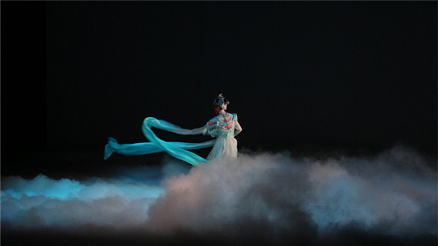 舞台上的"嫦娥"