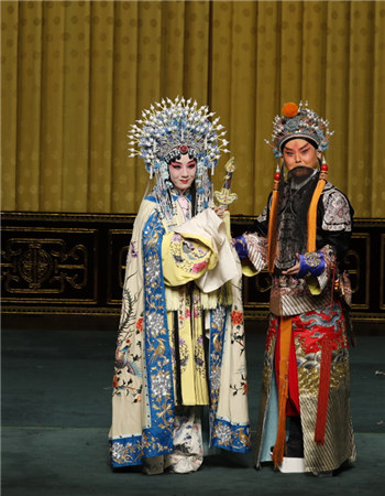 天津市青年京剧团优秀青年京剧演员奇彤表示在大剧院的演出既是学习