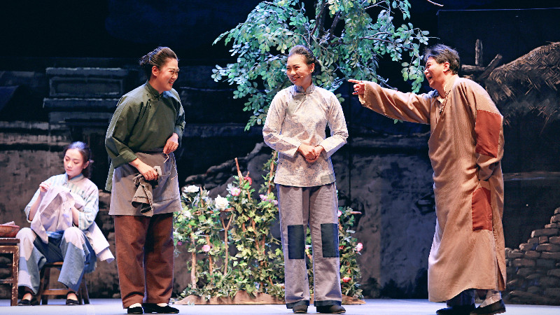 北京的地方剧种,演绎讲述北京的人物和故事,北京曲剧《龙须沟》因此更